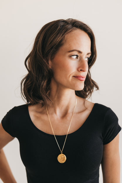 Engraved Wildflower Locket (Gold)