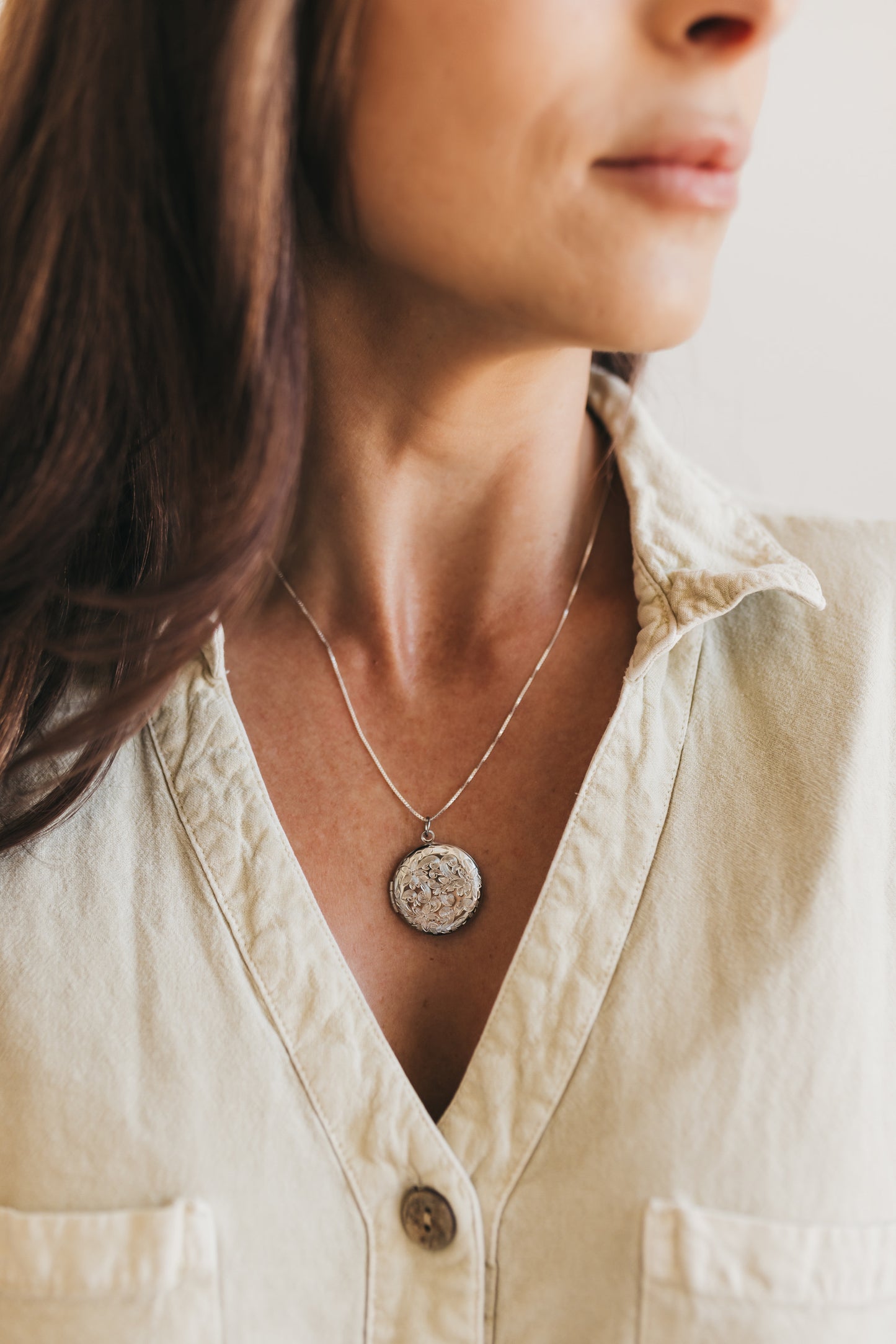 Engraved Wildflower Locket (Silver)