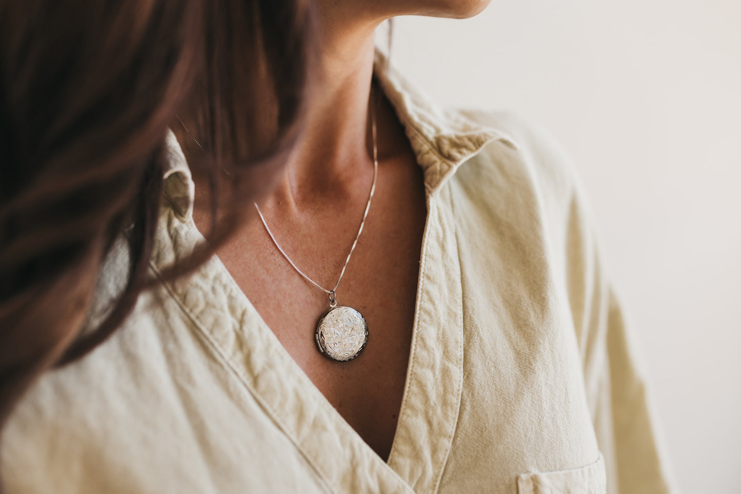 Engraved Wildflower Locket (Silver)