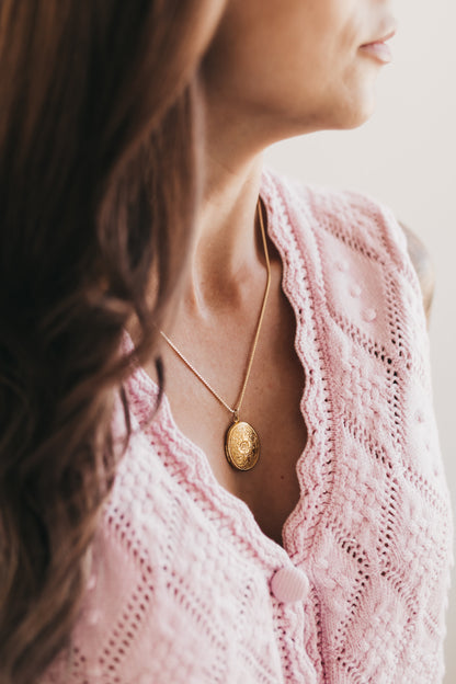 Engraved Secret Garden Oval Locket (Gold)