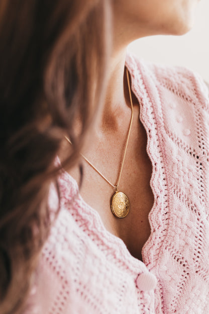 Secret Garden Oval Locket (Gold)