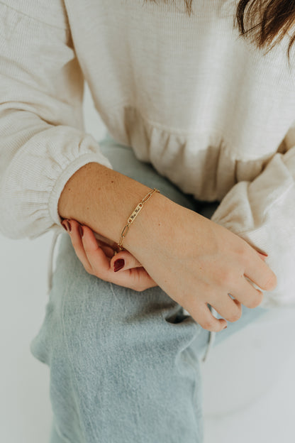 Engraved 1 Bar Bracelet - Paperclip