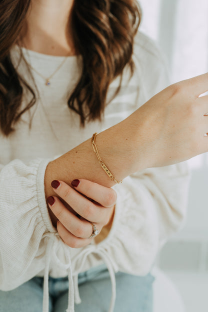 Engraved 2 Bar Bracelet - Paperclip