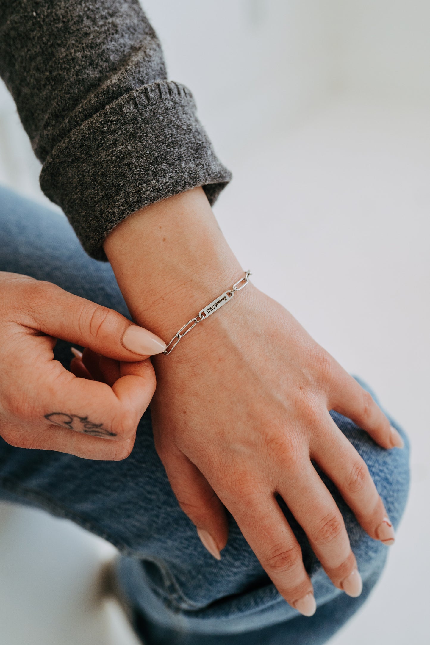 Engraved 1 Bar Bracelet - Silver Paperclip