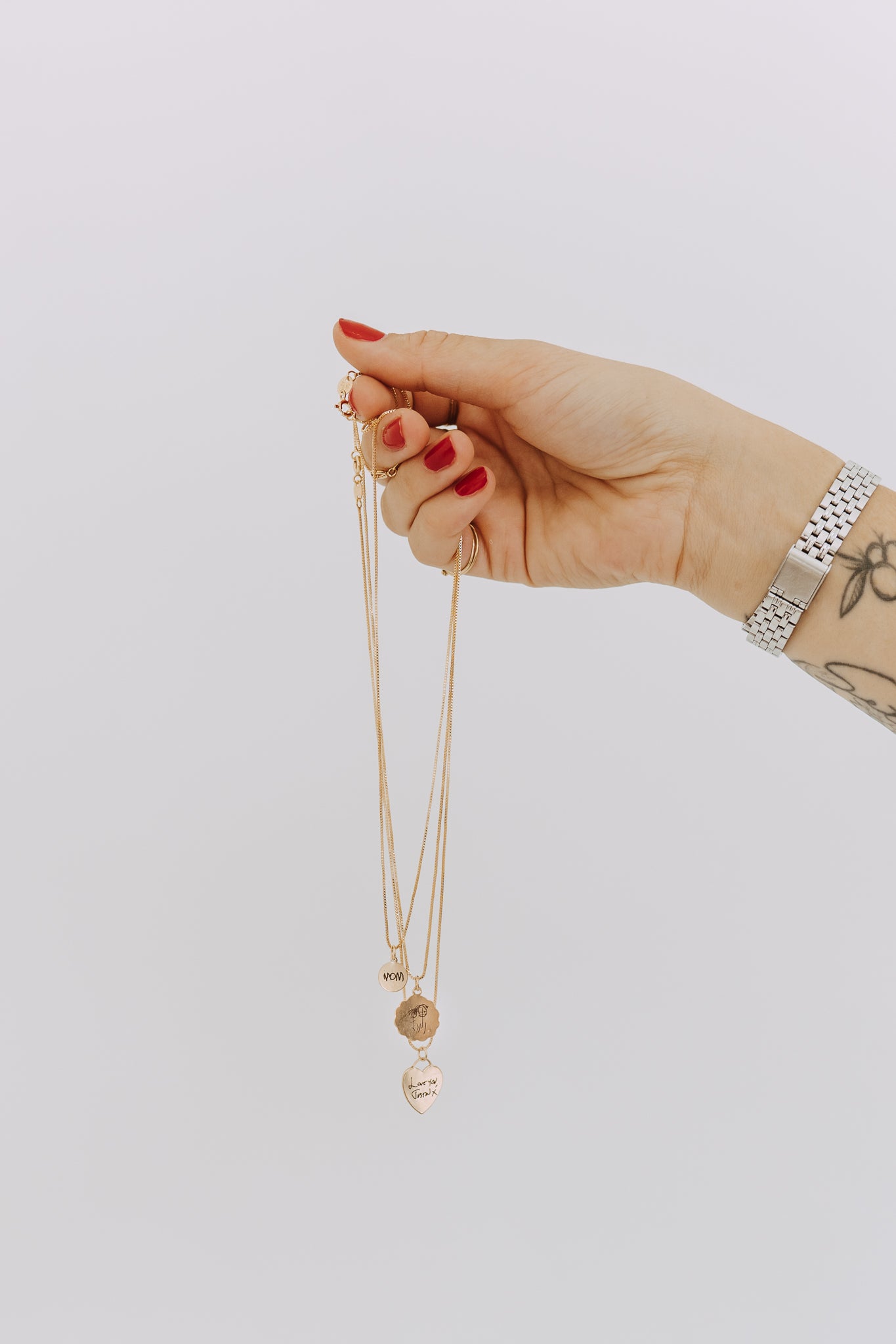 Handwritten Engraved Scalloped Circle