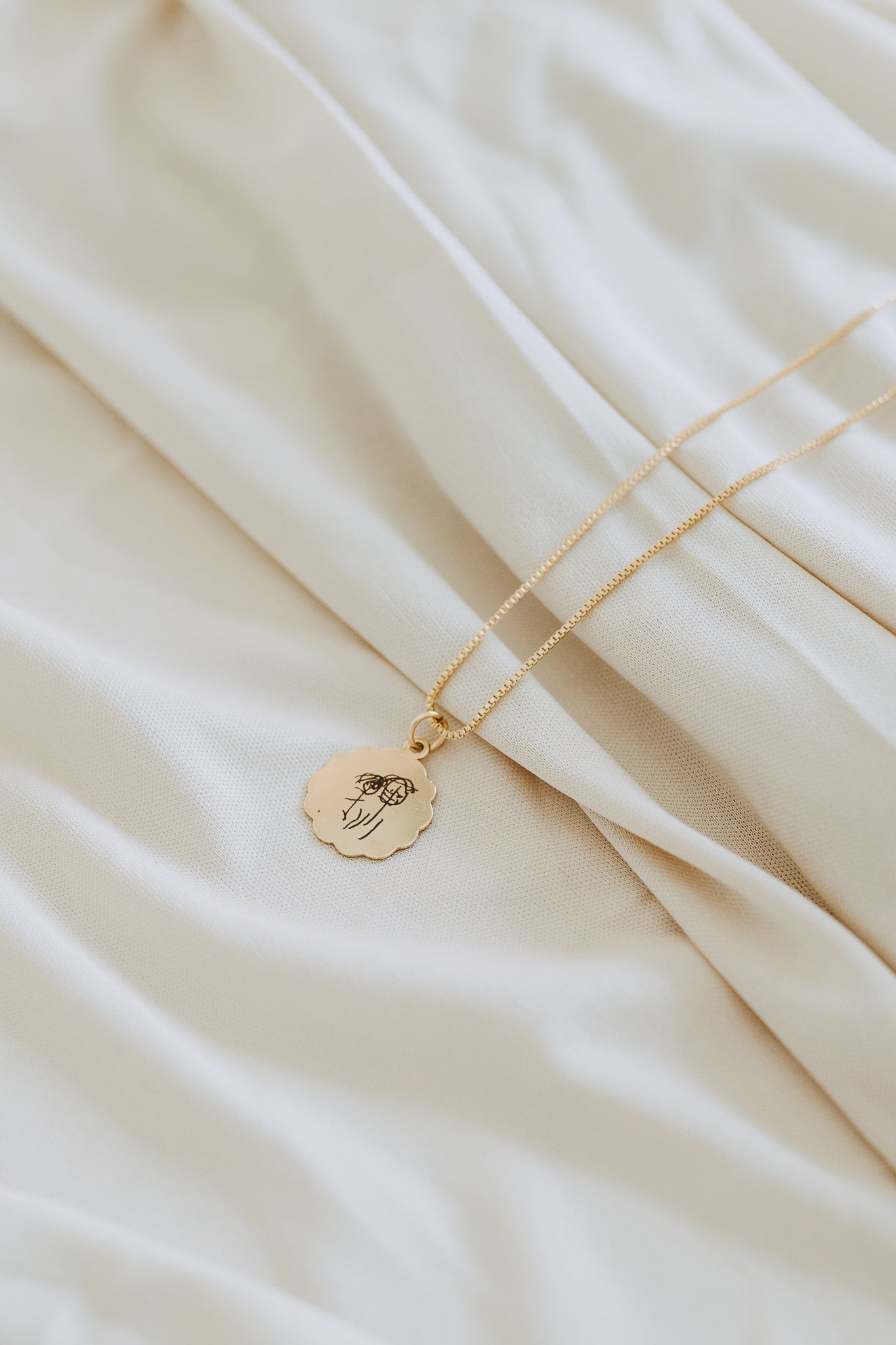 Handwritten Engraved Scalloped Circle