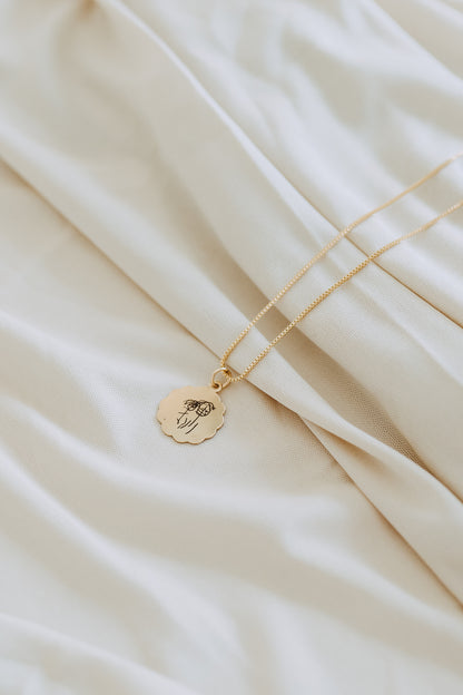 Handwritten Engraved Scalloped Circle