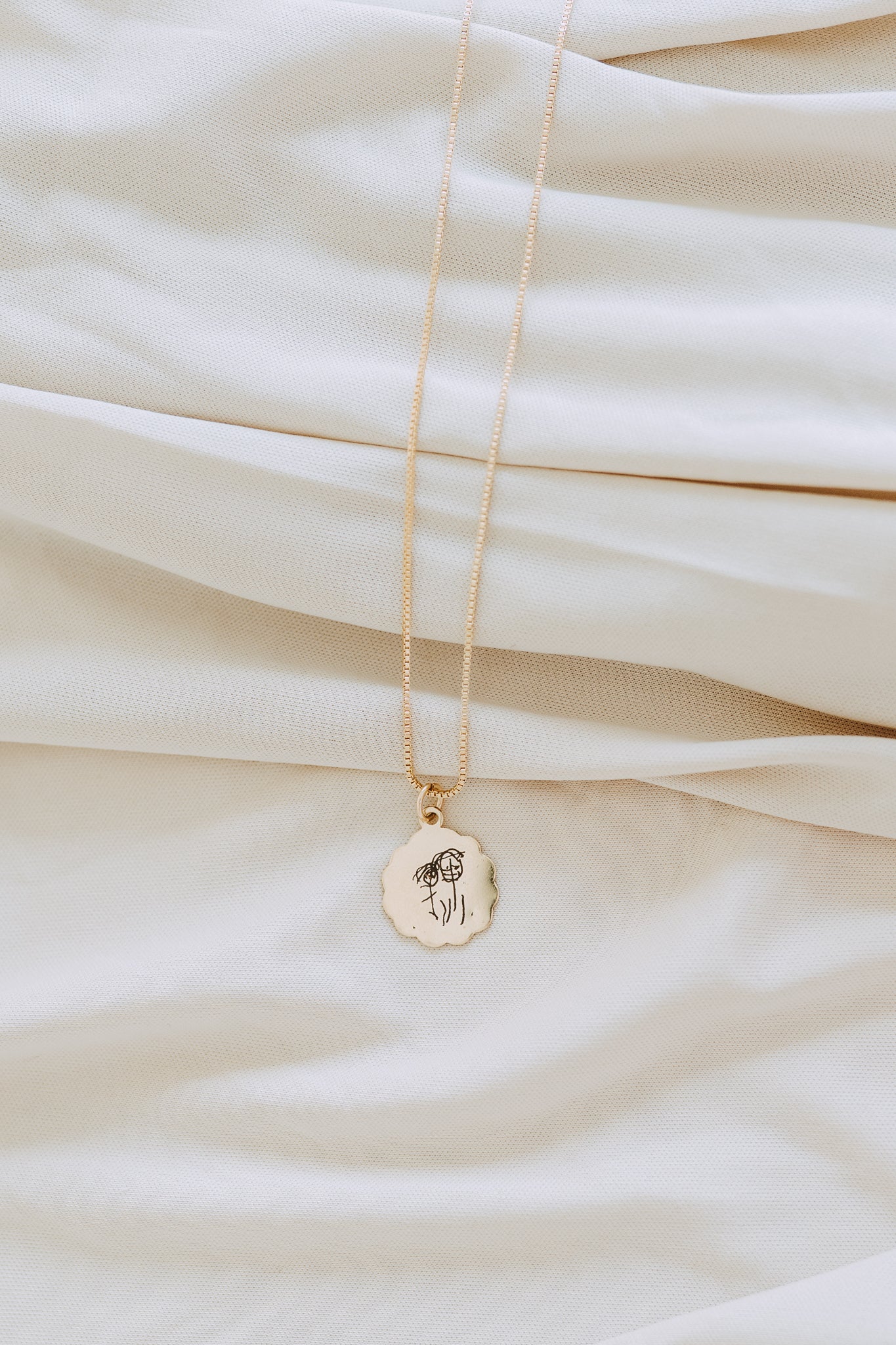 Handwritten Engraved Scalloped Circle