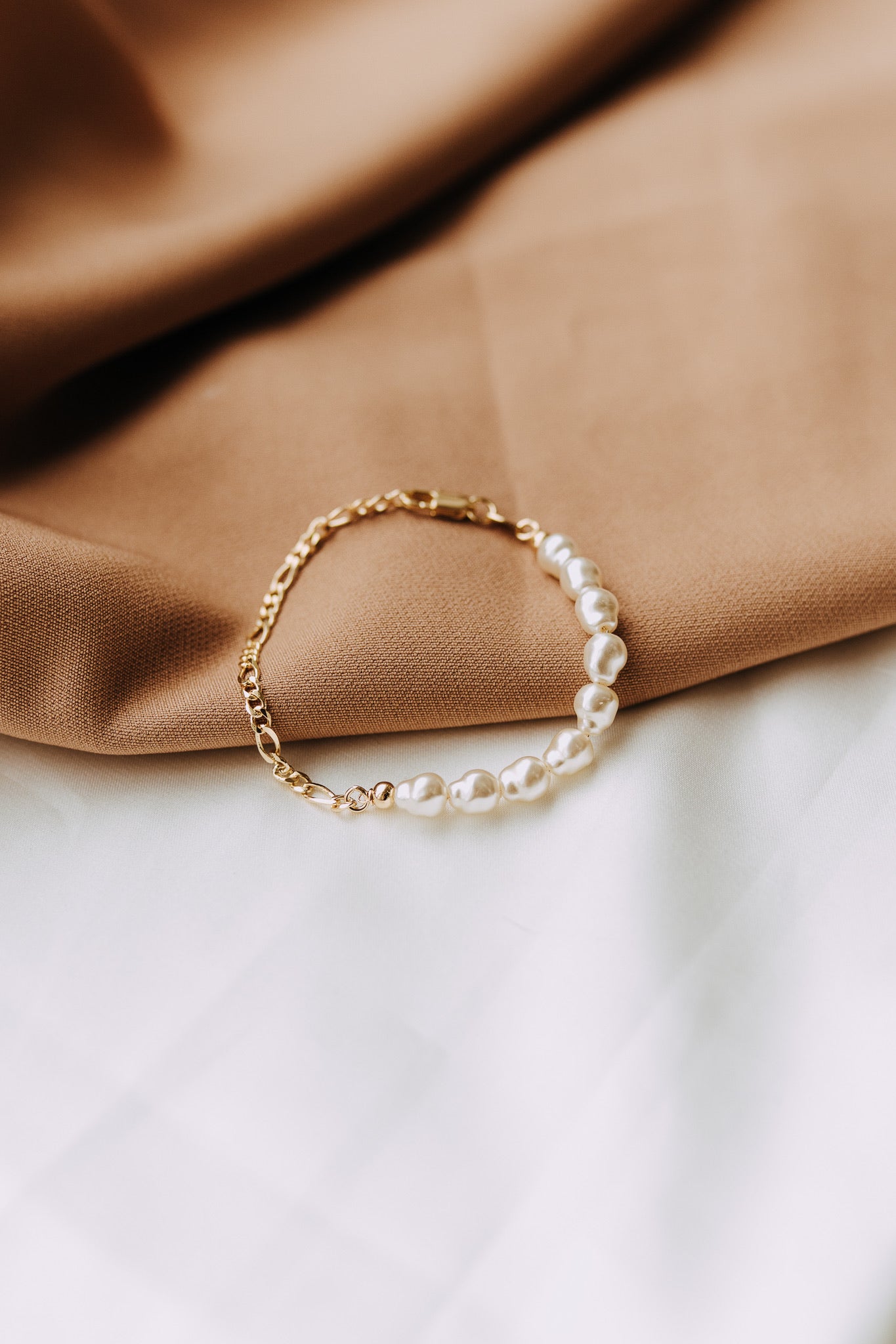 Figaro + Pearl Bracelet