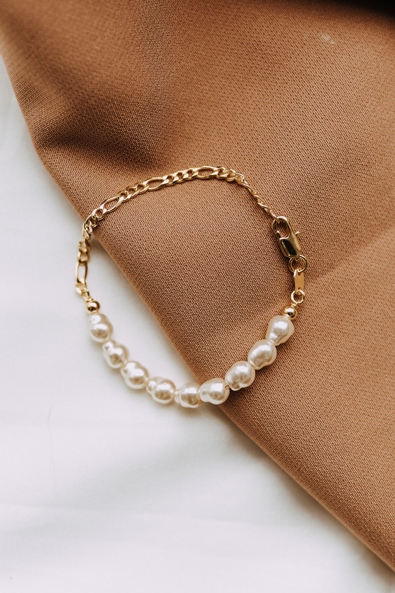 Figaro + Pearl Bracelet