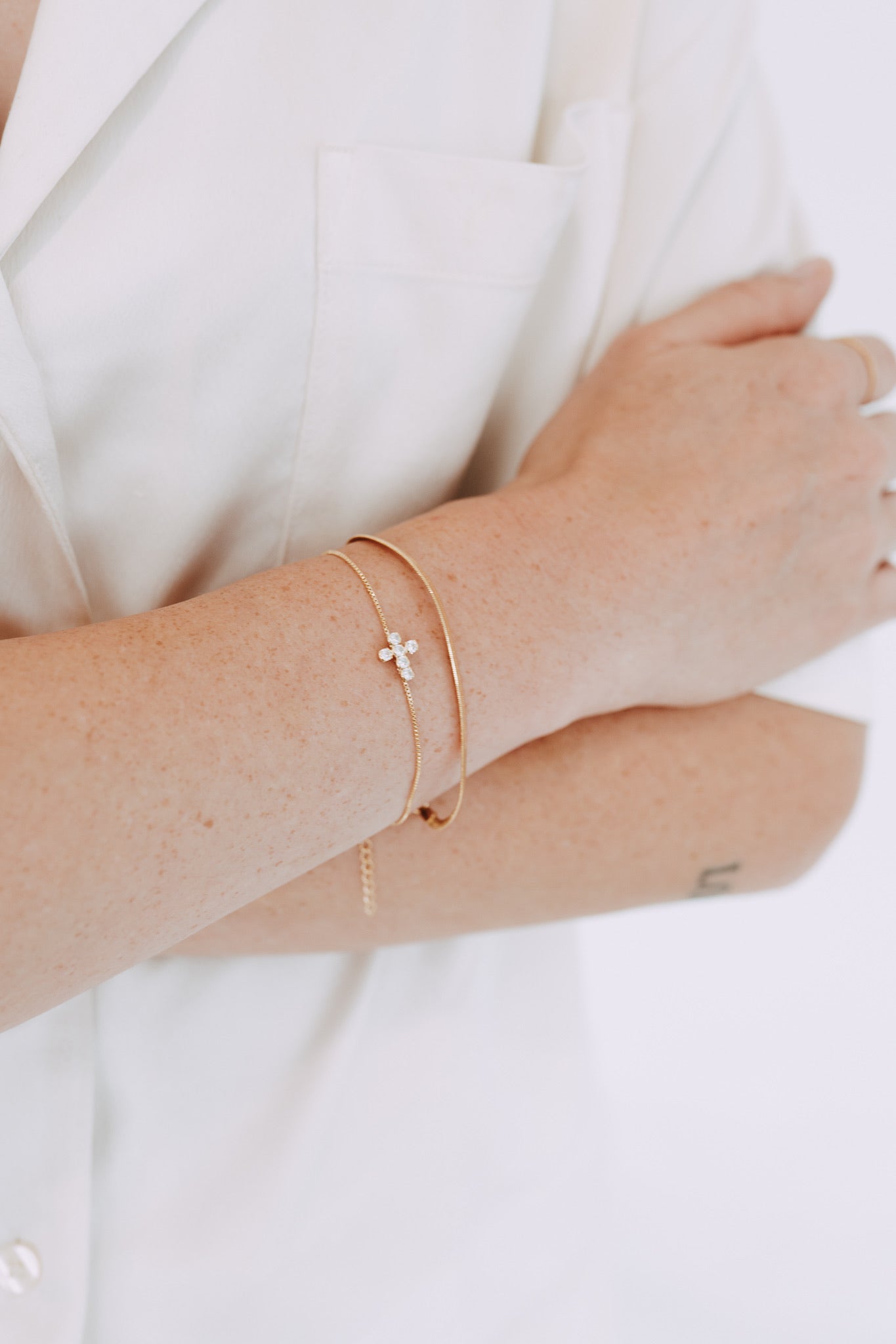 Dainty Cross Bracelet