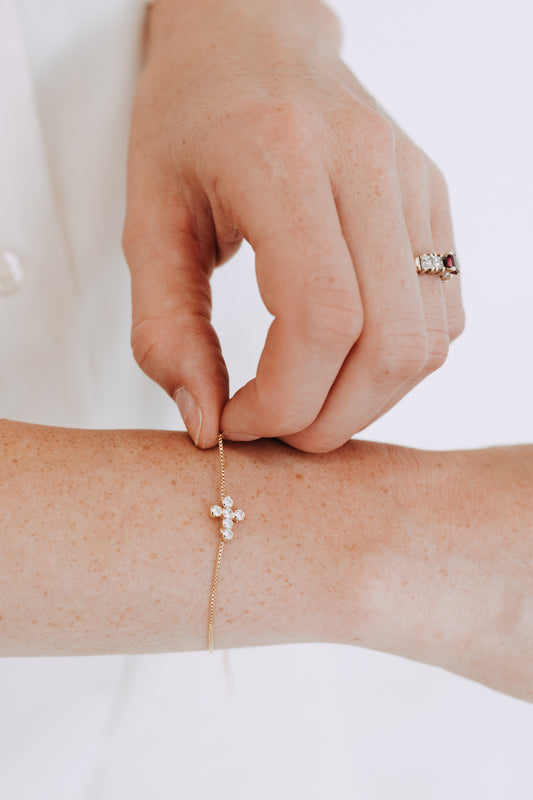 Dainty Cross Bracelet