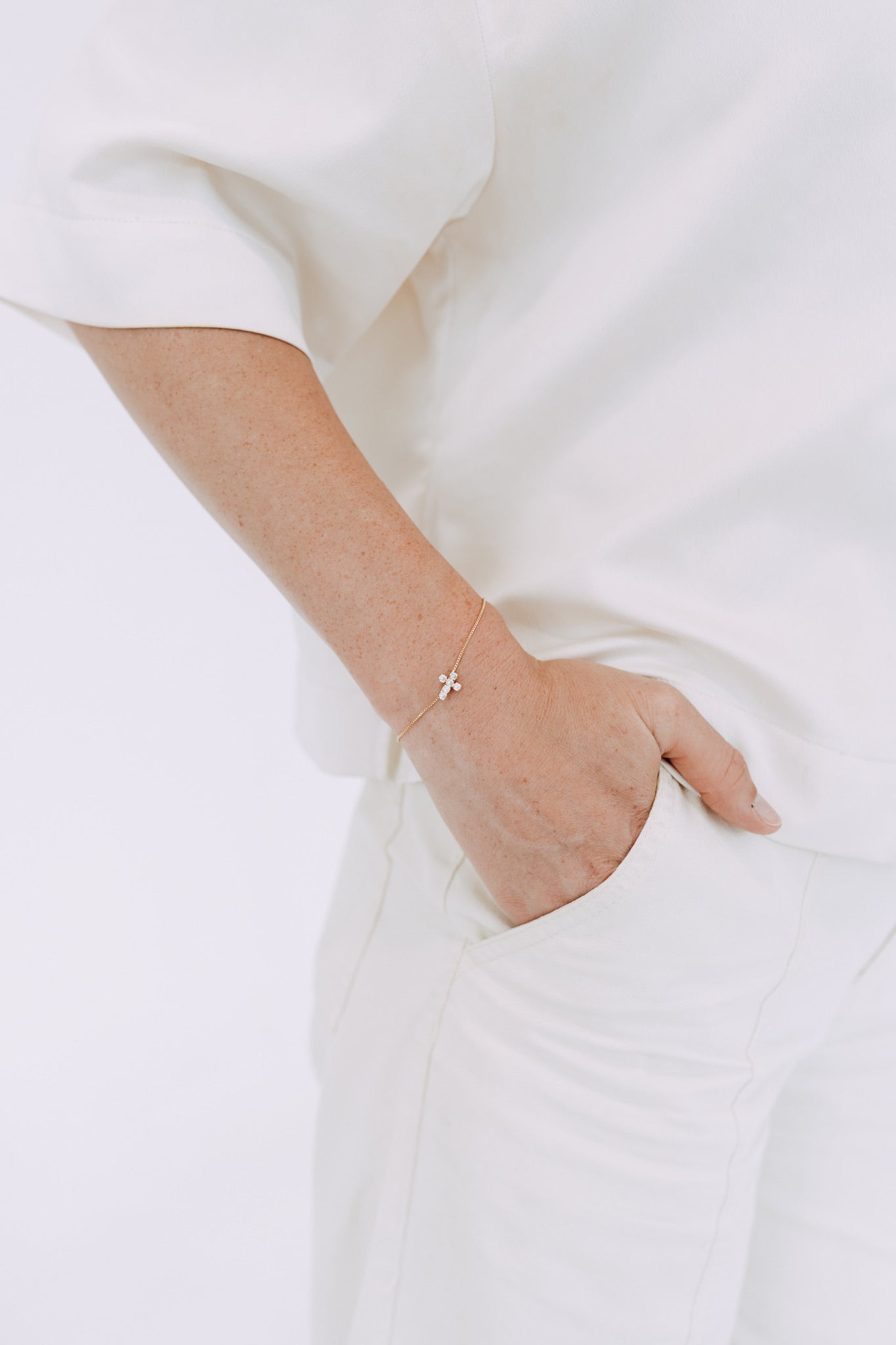Dainty Cross Bracelet