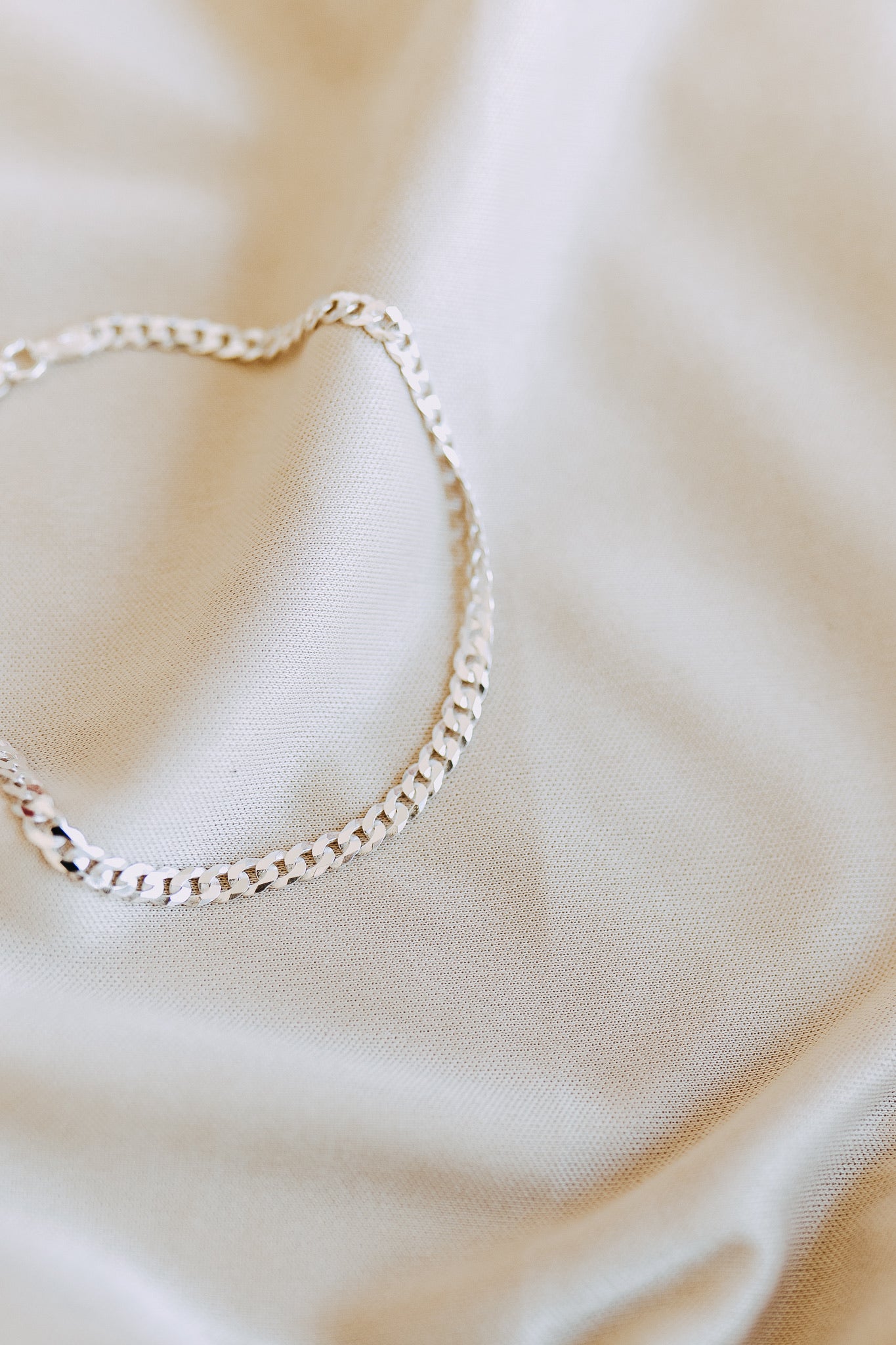 Men’s sterling silver 4mm curb bracelet with polished finish