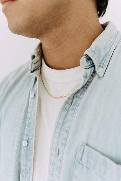 Waterproof gold filled men’s necklace with sleek Figaro chain detail
