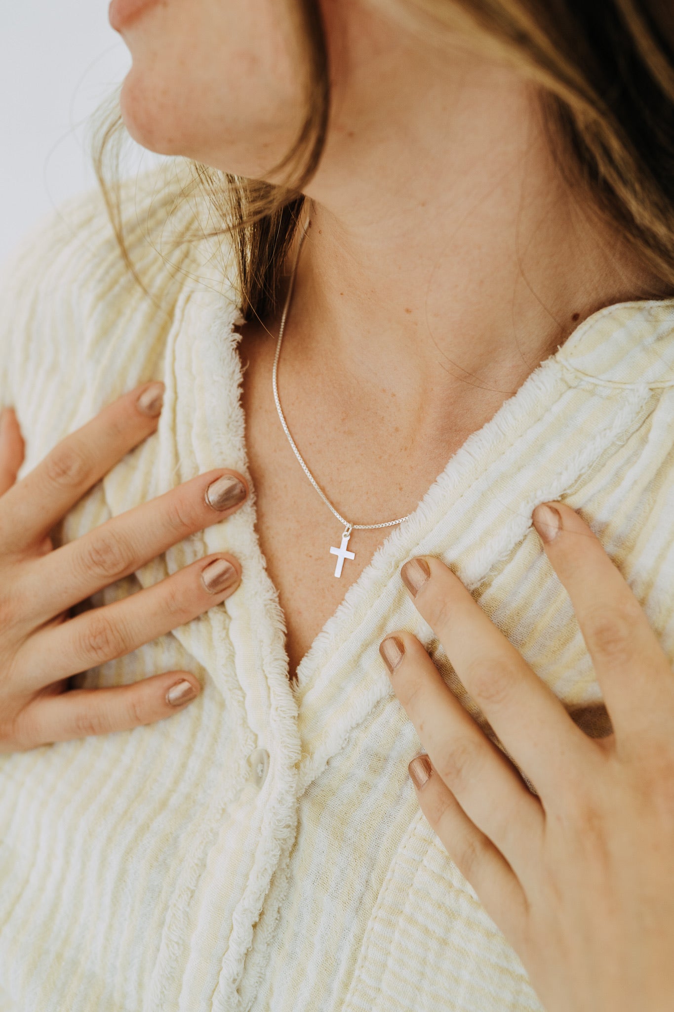 Minimal Sterling Silver Cross Necklace – Dainty Cross Pendant