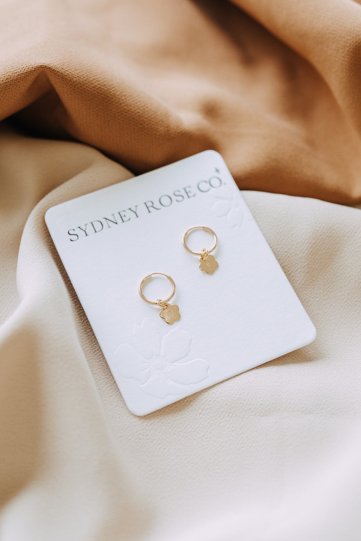 Daisy Hoop Earrings | Removable Daisy Charm Gold Hoops