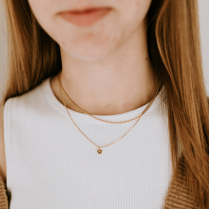 Mini Daisy Necklace